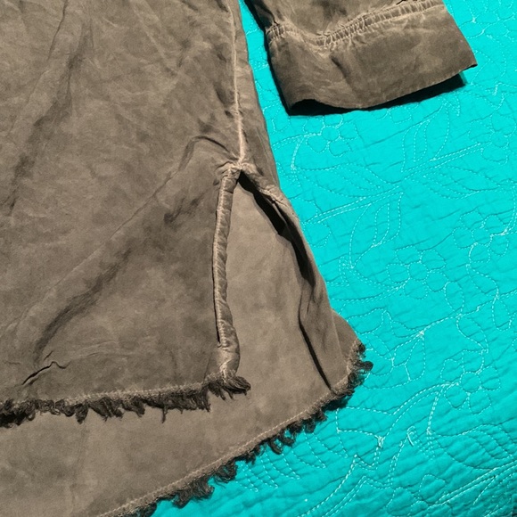 YS Umgee Top - Picture 4 of 4